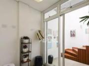 Apartamento com 1 dormitório para alugar, 90 m² por R$...