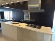 Apartamento com 1 dormitório para alugar, 100 m² por R$...