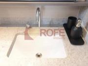 Apartamento com 1 dormitório para alugar, 30 m² por R$...