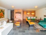 Apartamento com 218m² de área útil, 3 suítes, 4 vagas