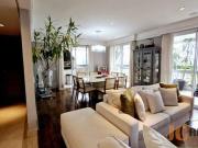 Apartamento com 250m² de área útil, 4 suítes, 5 vagas