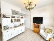 Apartamento com 2 dormitórios, semi mobiliado e com vaga...