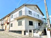 Apartamento com 2 pisos 1 andar + sto, localizada em Real