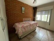 Apartamento com 2 quartos, 1 banheiro, 1 vaga. A uma...