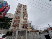 Apartamento com 2 quartos e 81m² para alugar por R$ 2.500