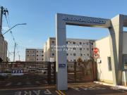 Apartamento com 2 Quartos para Alugar por R$ 1.250/mês