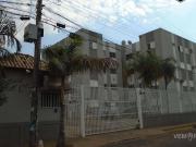 Apartamento com 2 Quartos para Alugar por R$ 900/mês