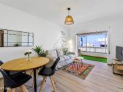 Apartamento com 2 Quartos Remodelado no Centro da Cidade...