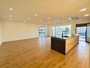 Apartamento com 3 casas de banhp, box e varandas