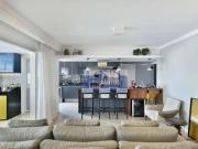 Apartamento com 3 dormitórios para alugar, 151 m² por R$...