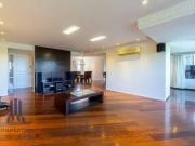 Apartamento com 3 dormitÃ³rios para alugar, 226 mÂ² por...