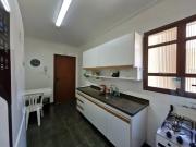 Apartamento próximo à praia com sacada — Pitangueiras —...