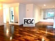 Apartamento com 3 dormitórios à venda, 158 m² por R$...