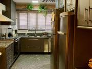 Apartamento com 3 dormitórios à venda, 185 m² por R$...