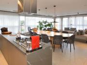 Apartamento com 3 dormitórios à venda, 210 m² por R$...