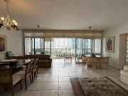 Apartamento com 3 dormitórios à venda, 220 m² por R$...