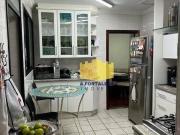 Apartamento com 3 dormitórios à venda, 232 m² por R$...