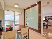 Apartamento com 3 dormitórios à venda, 246 m² por R$...