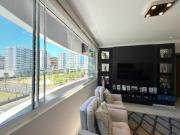 Apartamento com 3 dormitórios de frente para praça,...