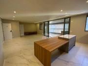 Apartamento com 3 dormitórios para alugar, 166 m² por R$...