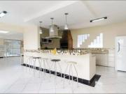 Apartamento com 3 dormitórios para alugar, 70 m² por R$...