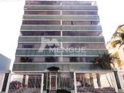 Apartamento com 3 dormitórios transformado em 02, 02...