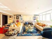 Apartamento com 3 quartos à venda, 200 m² por R$...