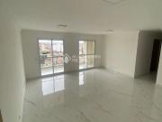 Apartamento com 3 quartos e 132m² para alugar em Vila...