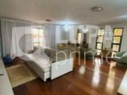 APARTAMENTO COM 3 QUARTOS E 2 VAGAS DE GARAGEM À VENDA...