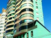 Apartamento com 3 Quartos e 4 banheiros à Venda, 230 m²...