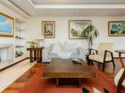 Apartamento com 3 quartos no Batel
