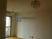 Apartamento com 3 quartos no Jardim Cristiane, Santo...