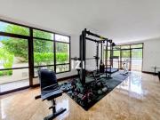 Apartamento com 3 suítes para alugar, 200 m² por R$...