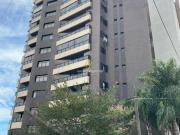 Apartamento com 3 suítes no Centro de São José dos...