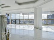 Apartamento com 4 dormitórios em Porto Alegre