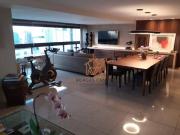 Apartamento com 4 quartos à venda, 216 m² por R$...