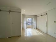 Apartamento com 76m², amplo e muito bem localizado, 2...