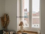 Apartamento com anexo e jardim