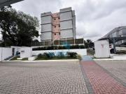 Apartamento com dois quartos, sala ampla, laminados