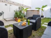 Apartamento com jardim privado