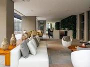 Apartamento com linda varanda, localizado no Jardim América