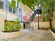 Apartamento com Quintal