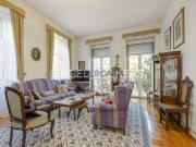 Apartamento com pátio privativo perto da Praça das Flores