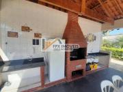 Apartamento com piscina e 2 quartos em Itanhaém