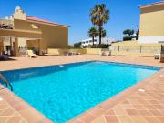 Apartamento com piscina e campo de tenis Apartamento com piscina e campo de tenis