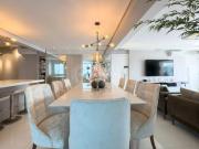 Apartamento com Terraço e Hidro de Frente para o Mar com...