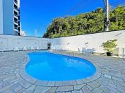 Apartamento com trãs dormitãrios e uma vaga de garagem...