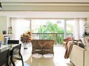 Apartamento com três 3 dormitórios, três 3 suítes sendo...