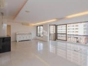 Apartamento com três sutes no coração do Moinhos de Vento