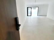 APARTAMENTO COM UMA GRANDE VARANDA EXCELENTE IMÓVEL...